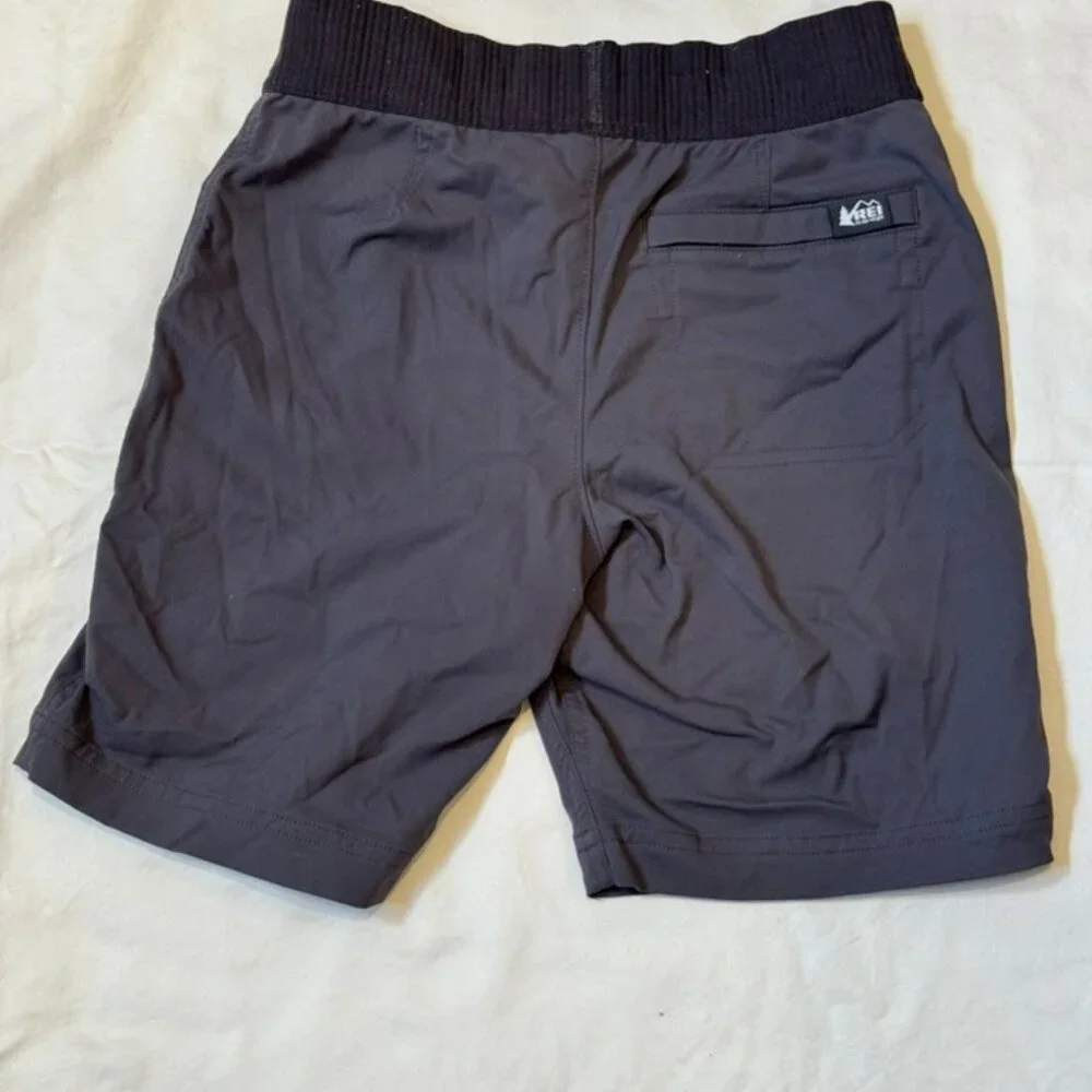 Boys Size 8 REI shorts - Picture 6 of 6